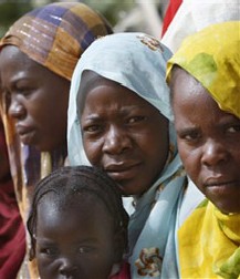Familia de refugiados en Darfur