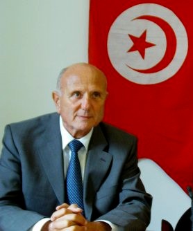 El líder de la oposición de Túnez, Ahmed Najib Chebbi 