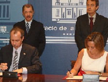 Firma del acuerdo sobre cooperación en la lucha contra la piratería
